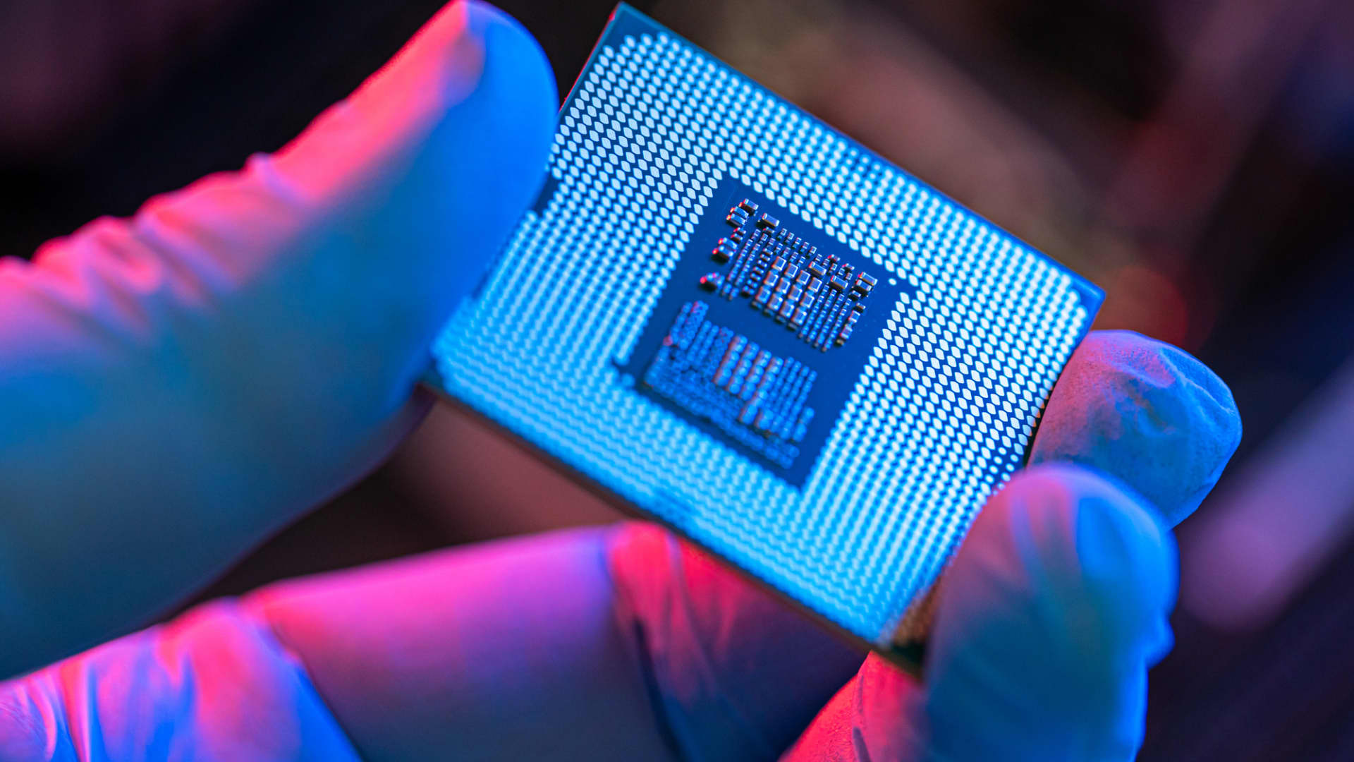 UK's $1.2B Semiconductor Plan in Response to U.S. and EU Chip Investments